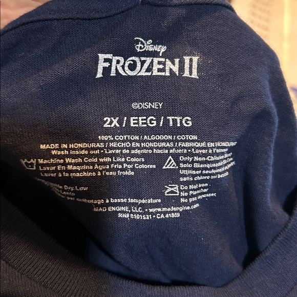 Disney Navy T-Shirt Graphic Frozen II Characters Short Sleeves NWT L, XL, & 2X - Picture 4 of 4